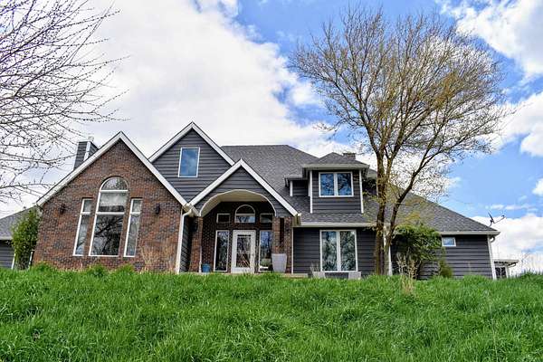 4.64 Acres of Land with Home for Sale in Sioux City, Iowa