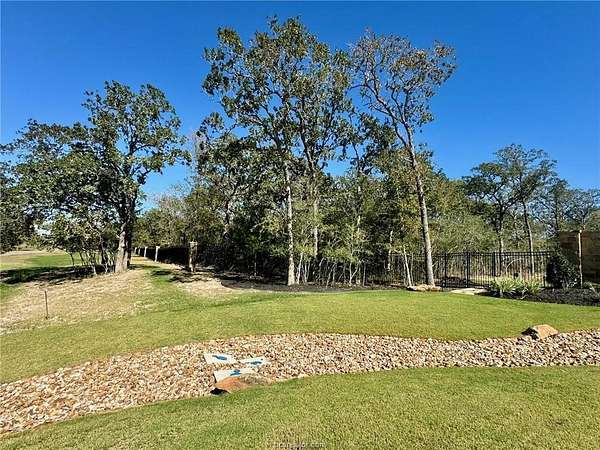 1 Acre of Residential Land for Sale in College Station, Texas