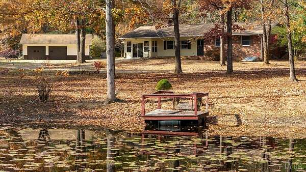 4.65 Acres of Residential Land with Home for Sale in Buckingham, Virginia