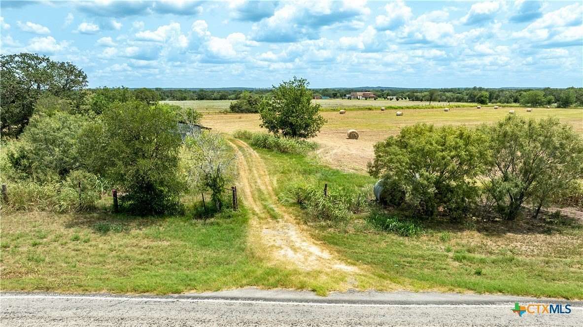 1.34 Acres of Residential Land for Sale in Lockhart, Texas