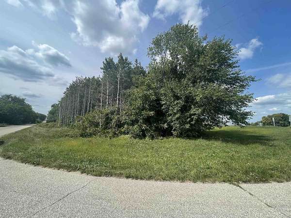 4.7 Acres of Residential Land for Sale in Orfordville, Wisconsin