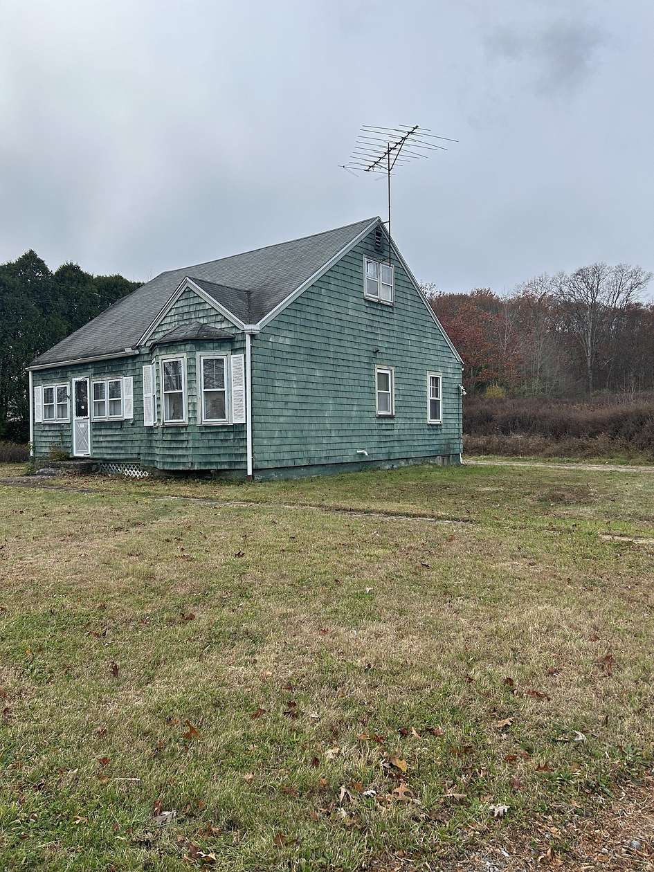 1.68 Acres of Improved Mixed-Use Land for Sale in Monroe, Connecticut