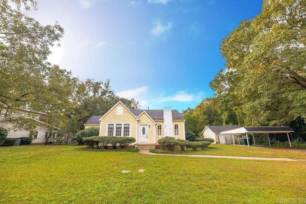 1.7 Acres of Residential Land with Home for Sale in El Dorado, Arkansas