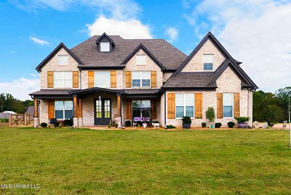 1.54 Acres of Residential Land with Home for Sale in Hernando, Mississippi