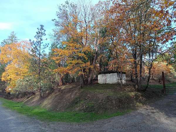 3.65 Acres of Residential Land with Home for Sale in Grants Pass, Oregon