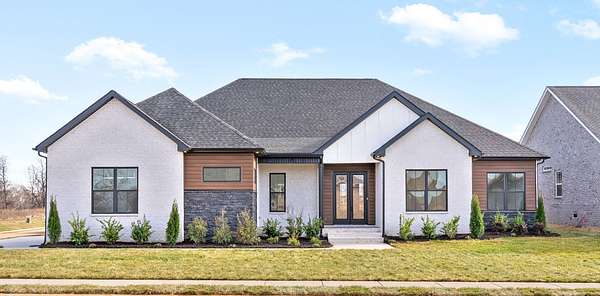 1.5 Acres of Residential Land with Home for Sale in Clarksville, Tennessee