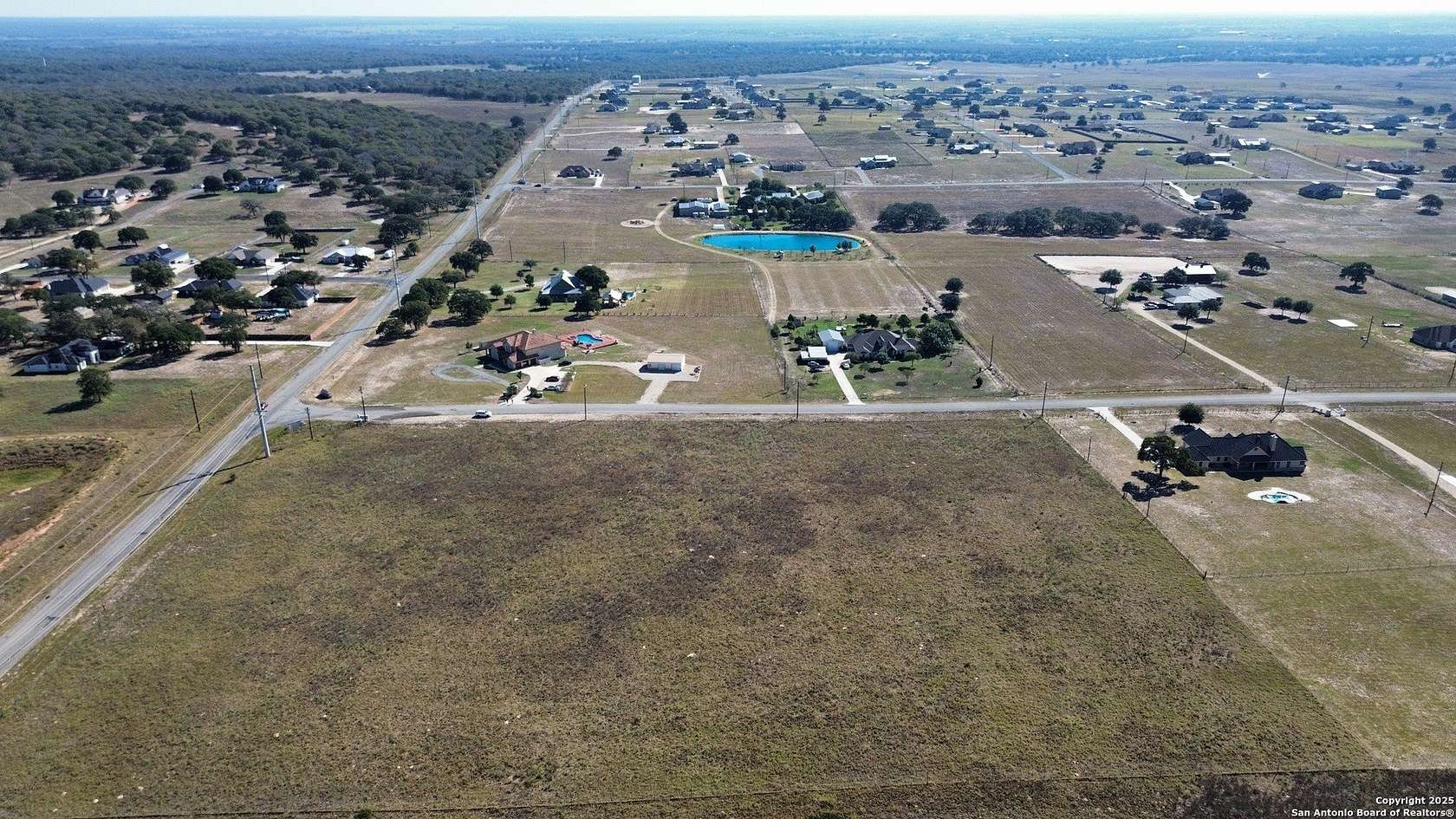 3.13 Acres of Residential Land for Sale in La Vernia, Texas