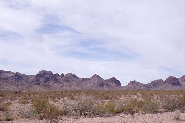 2.35 Acres of Land for Sale in Golden Valley, Arizona