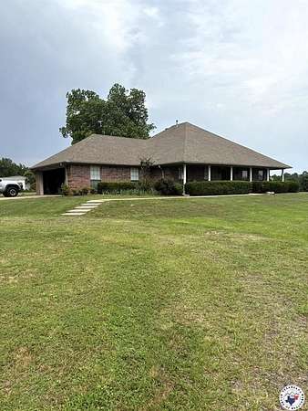 4.38 Acres of Residential Land with Home for Sale in Texarkana, Arkansas