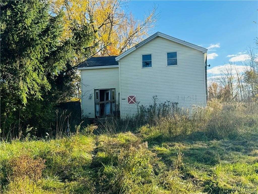 3.8 Acres of Residential Land with Home for Sale in Middleport, New York