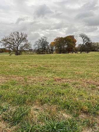 5 Acres of Residential Land for Sale in Cedar Hill, Tennessee
