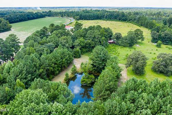 19.9 Acres of Land with Home for Sale in Garland, North Carolina