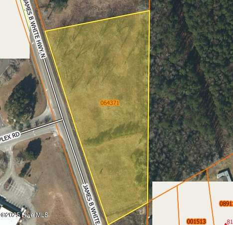 6 Acres of Residential Land for Sale in Whiteville, North Carolina