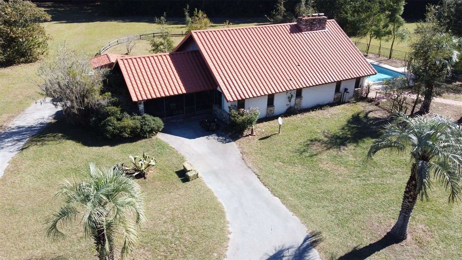 16 Acres of Improved Land for Sale in Citra, Florida