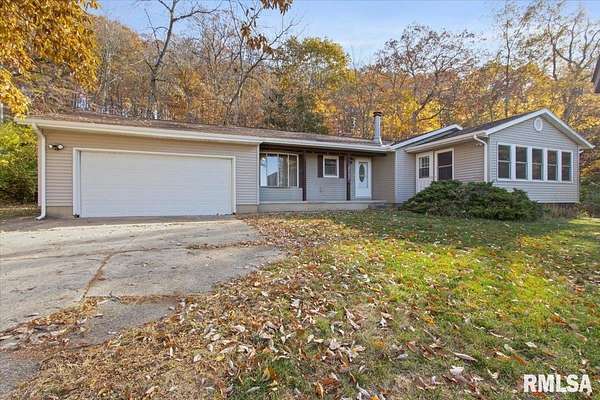 3.6 Acres of Residential Land with Home for Sale in Low Point, Illinois