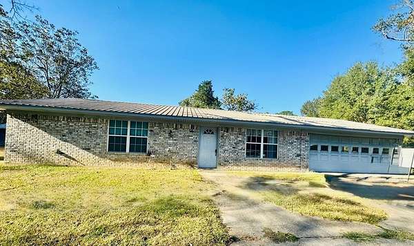 4.79 Acres of Residential Land with Home for Sale in Center, Texas