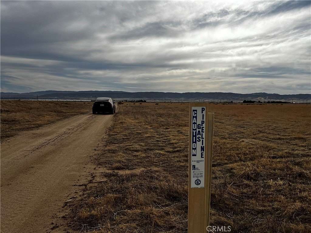 2.49 Acres of Land for Sale in Antelope Acres, California