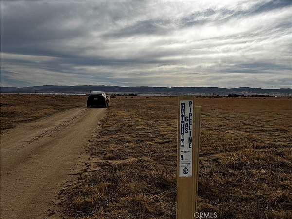 2.49 Acres of Land for Sale in Antelope Acres, California