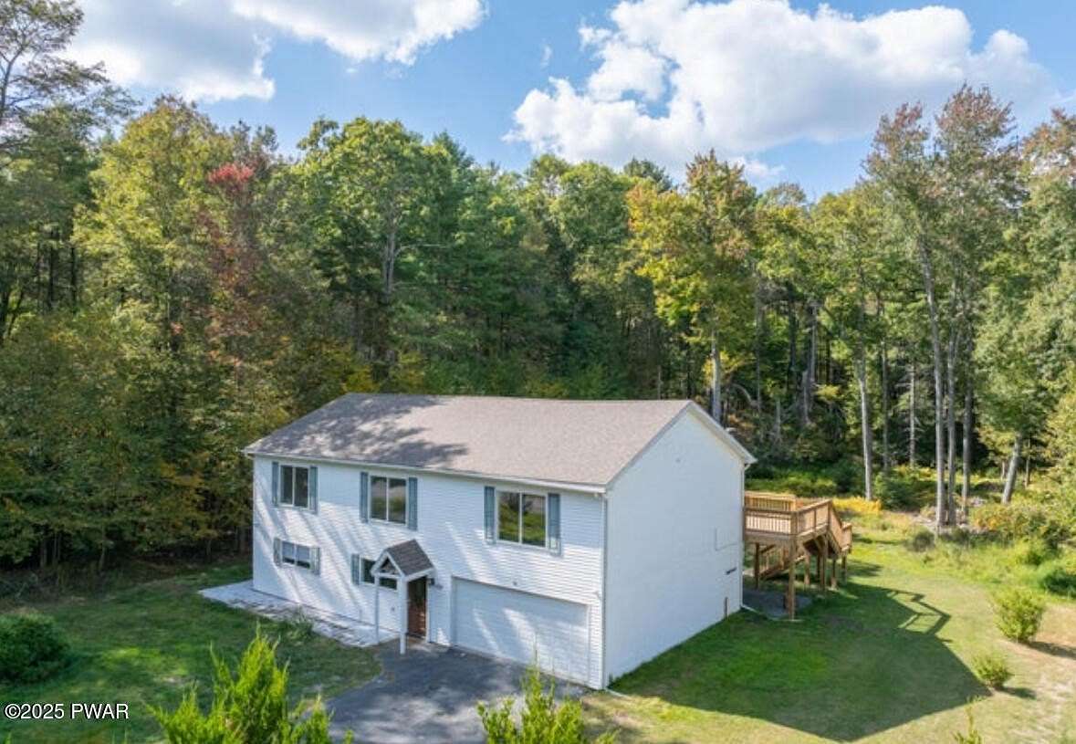 2.29 Acres of Residential Land with Home for Lease in Hawley, Pennsylvania