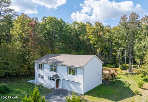 2.29 Acres of Residential Land with Home for Lease in Hawley, Pennsylvania