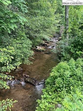 25 Acres of Recreational Land for Sale in Purlear, North Carolina