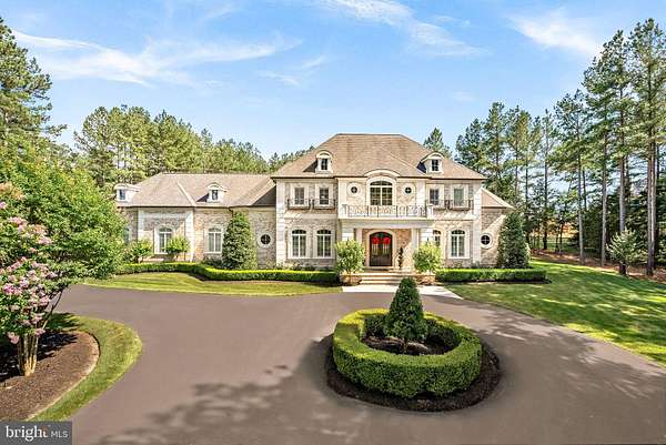 3.14 Acres of Residential Land with Home for Sale in Leesburg, Virginia