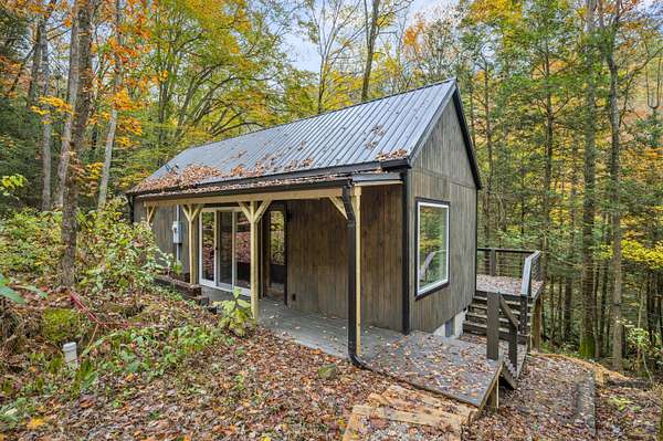 1 Acre of Residential Land with Home for Sale in Campton, Kentucky