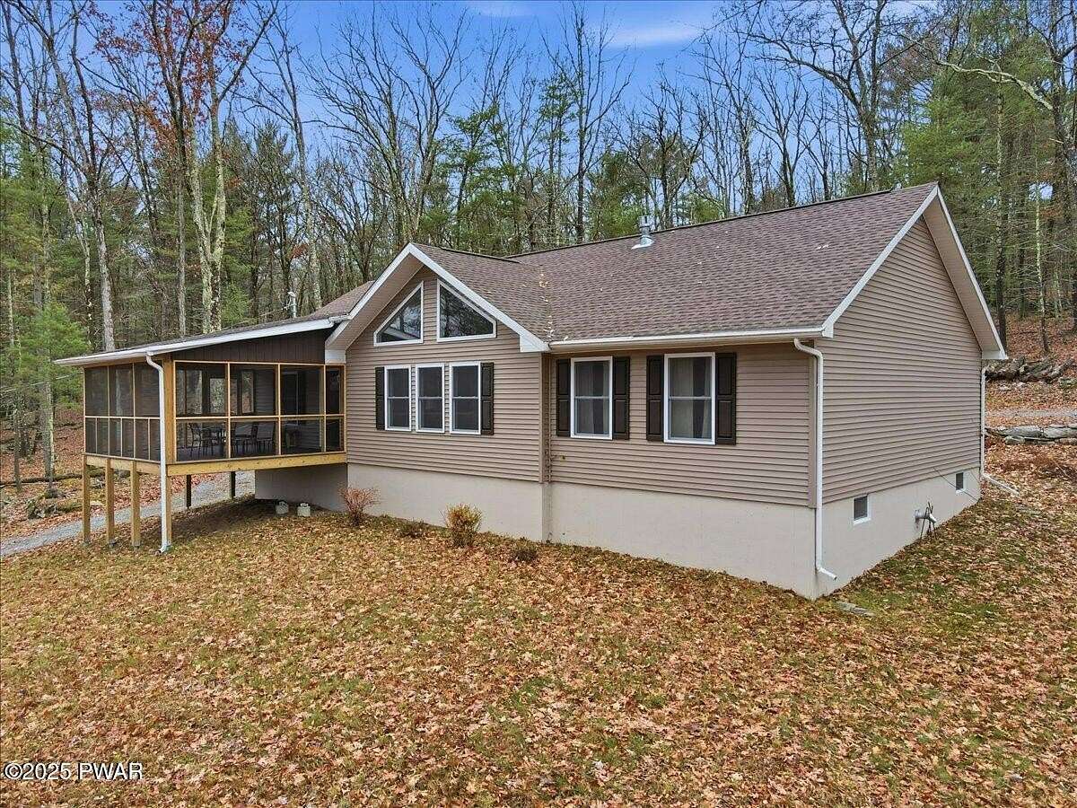 2 Acres of Residential Land with Home for Sale in Hawley, Pennsylvania