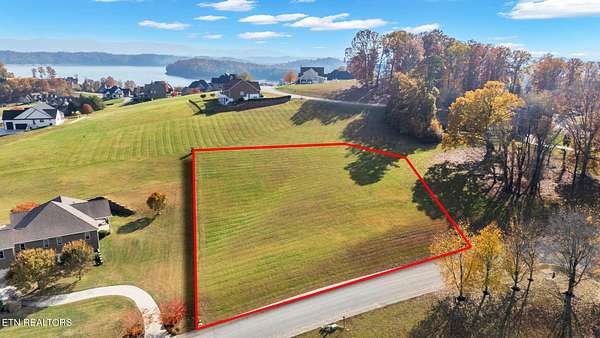 1.25 Acres of Residential Land for Sale in Dandridge, Tennessee
