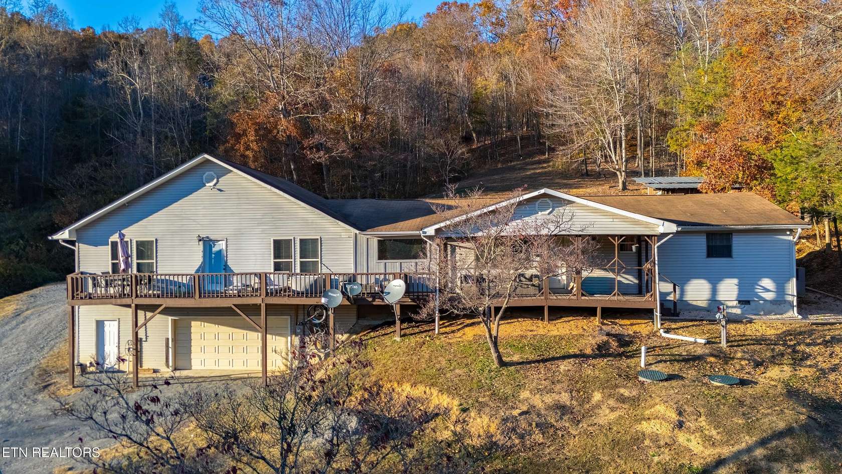 4 Acres of Residential Land with Home for Sale in Andersonville, Tennessee