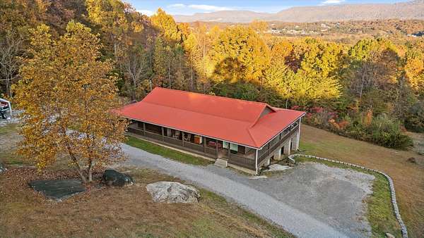 6 Acres of Residential Land with Home for Sale in Dunlap, Tennessee