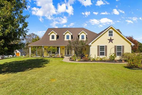 4.14 Acres of Land with Home for Sale in Athens, Texas