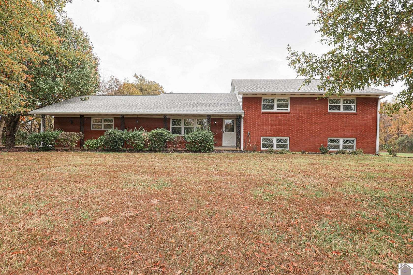 2.3 Acres of Residential Land with Home for Sale in Paducah, Kentucky