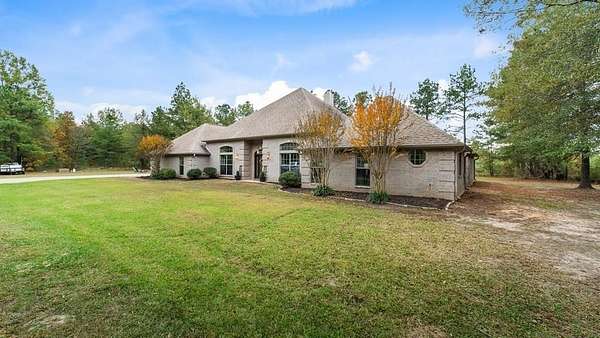15 Acres of Land with Home for Sale in Fouke, Arkansas