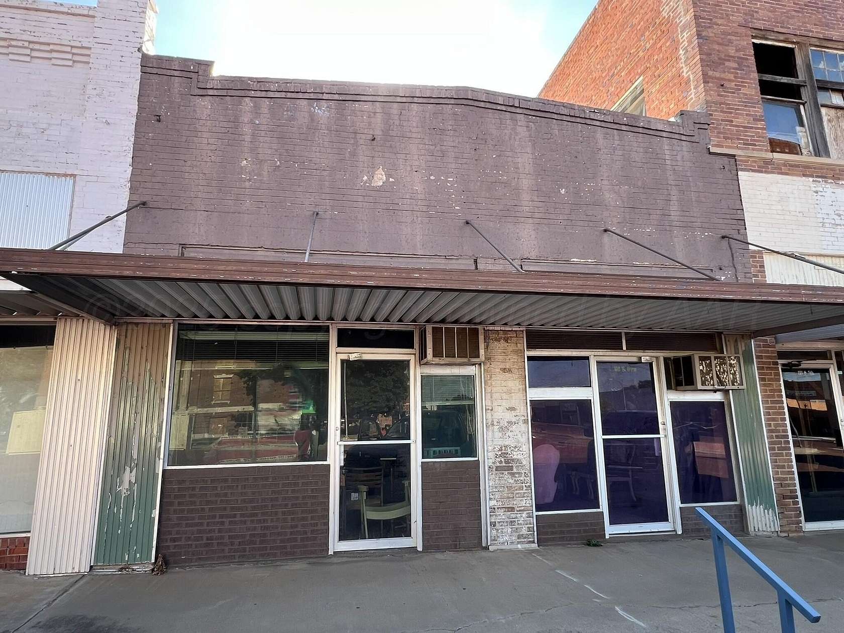 0.07 Acres of Mixed-Use Land for Sale in Memphis, Texas