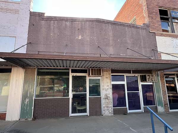 0.07 Acres of Mixed-Use Land for Sale in Memphis, Texas