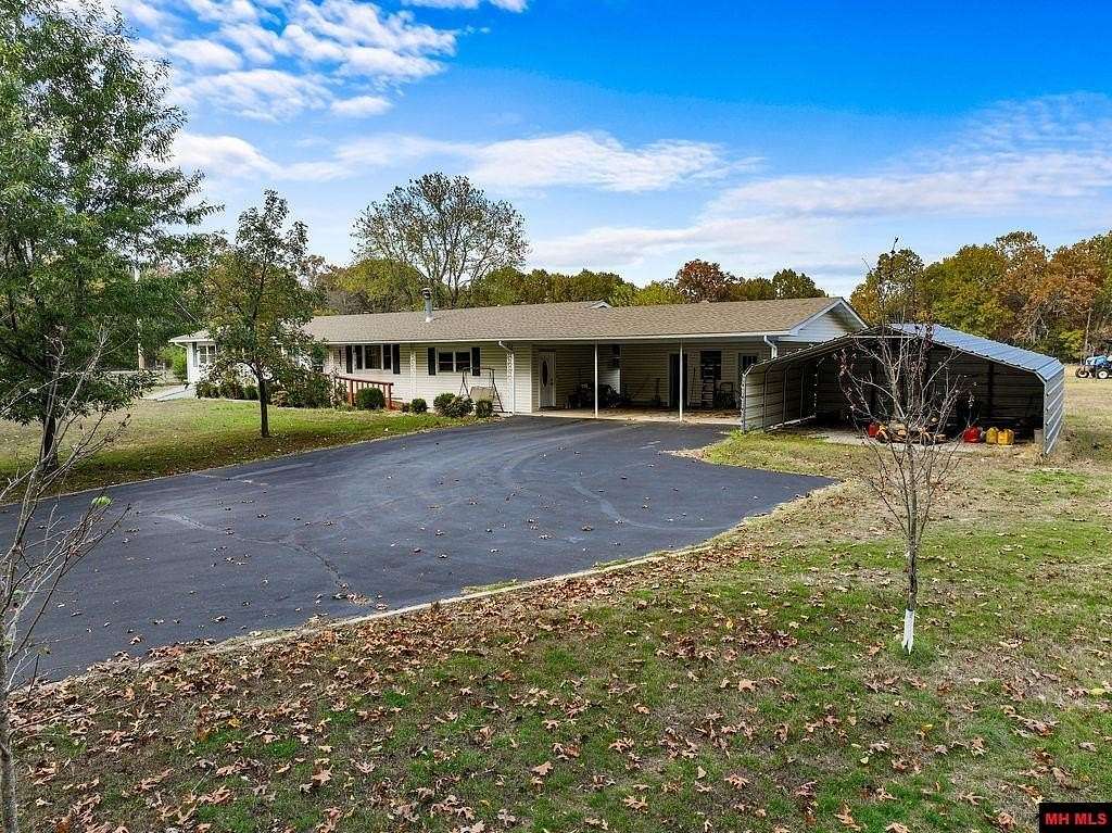 15 Acres of Land with Home for Sale in Mountain Home, Arkansas