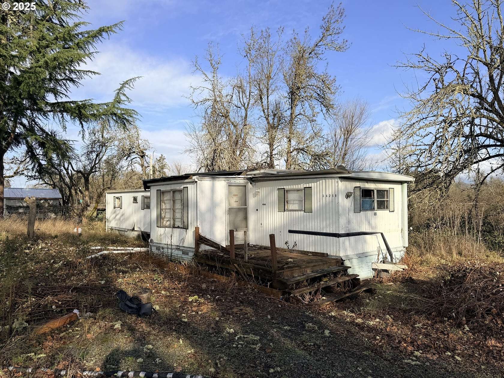 5.7 Acres of Land with Home for Sale in Eugene, Oregon