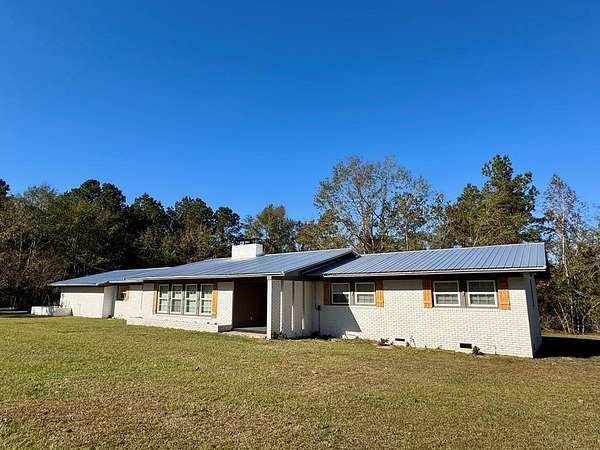 5 Acres of Residential Land with Home for Sale in Ailey, Georgia