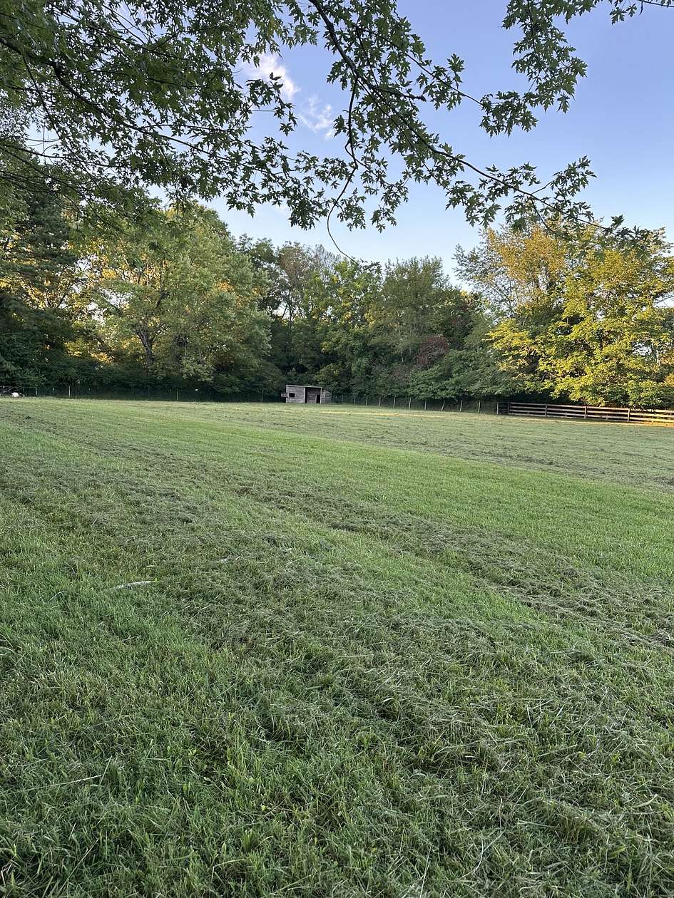 1.24 Acres of Residential Land for Sale in Summertown, Tennessee