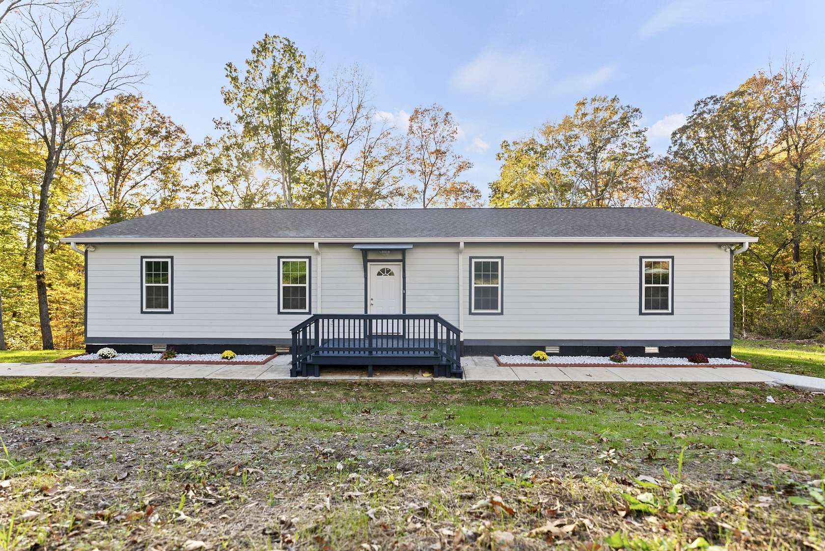 2.25 Acres of Residential Land with Home for Sale in Charlotte, Tennessee