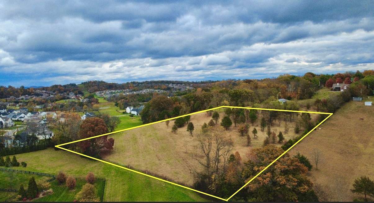 5 Acres of Residential Land for Sale in College Grove, Tennessee