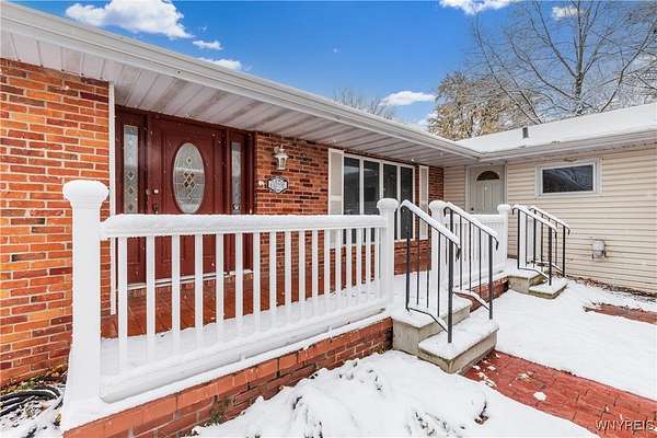 1.78 Acres of Residential Land with Home for Sale in Clarence, New York