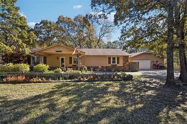 2.5 Acres of Residential Land with Home for Sale in Sapulpa, Oklahoma