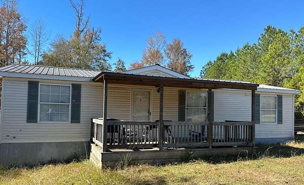 1.5 Acres of Residential Land with Home for Sale in Jasper, Alabama