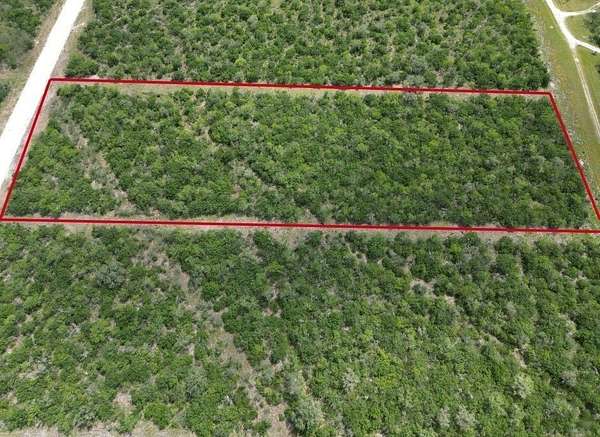 5 Acres of Residential Land for Sale in Skidmore, Texas