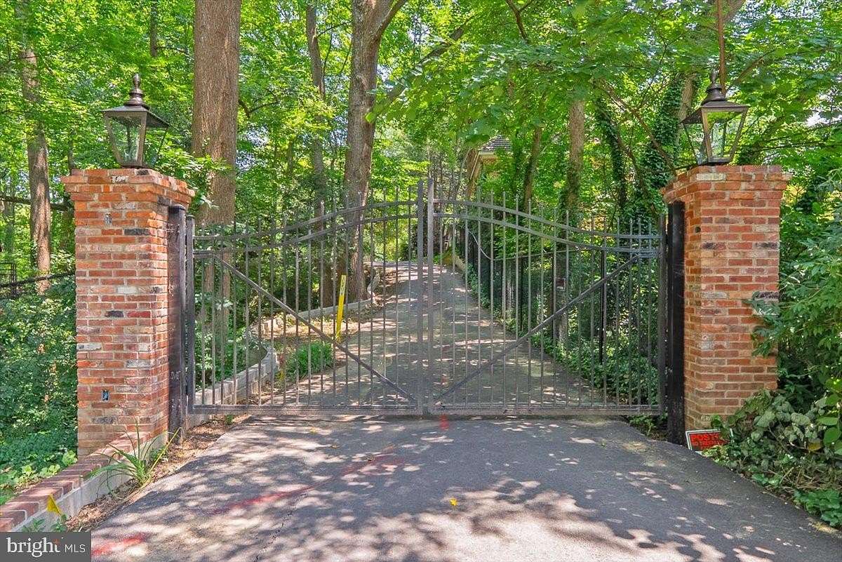 0.97 Acres of Land for Sale in Arlington, Virginia