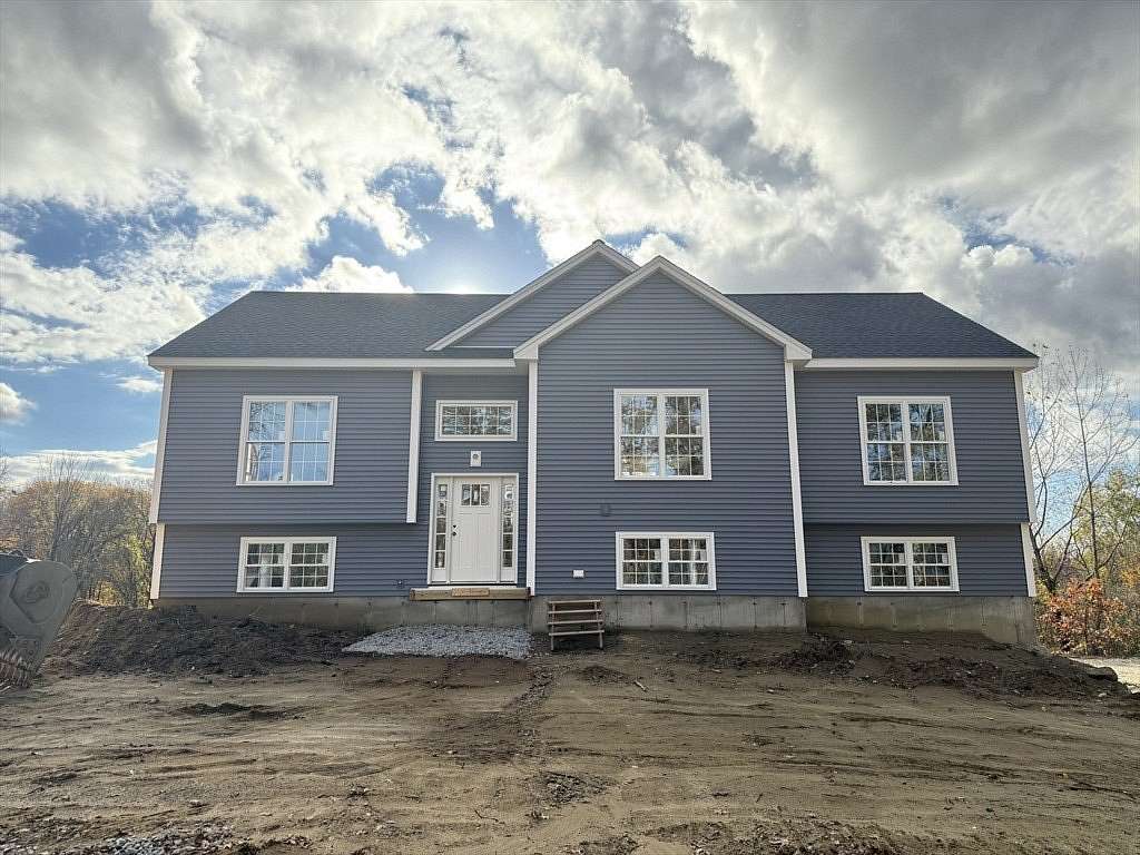 2 Acres of Residential Land with Home for Sale in Dudley, Massachusetts