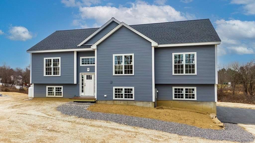 2 Acres of Residential Land with Home for Sale in Dudley, Massachusetts