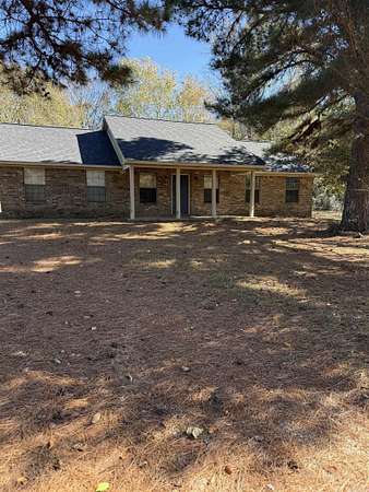 8.39 Acres of Residential Land with Home for Sale in Nashville, Arkansas